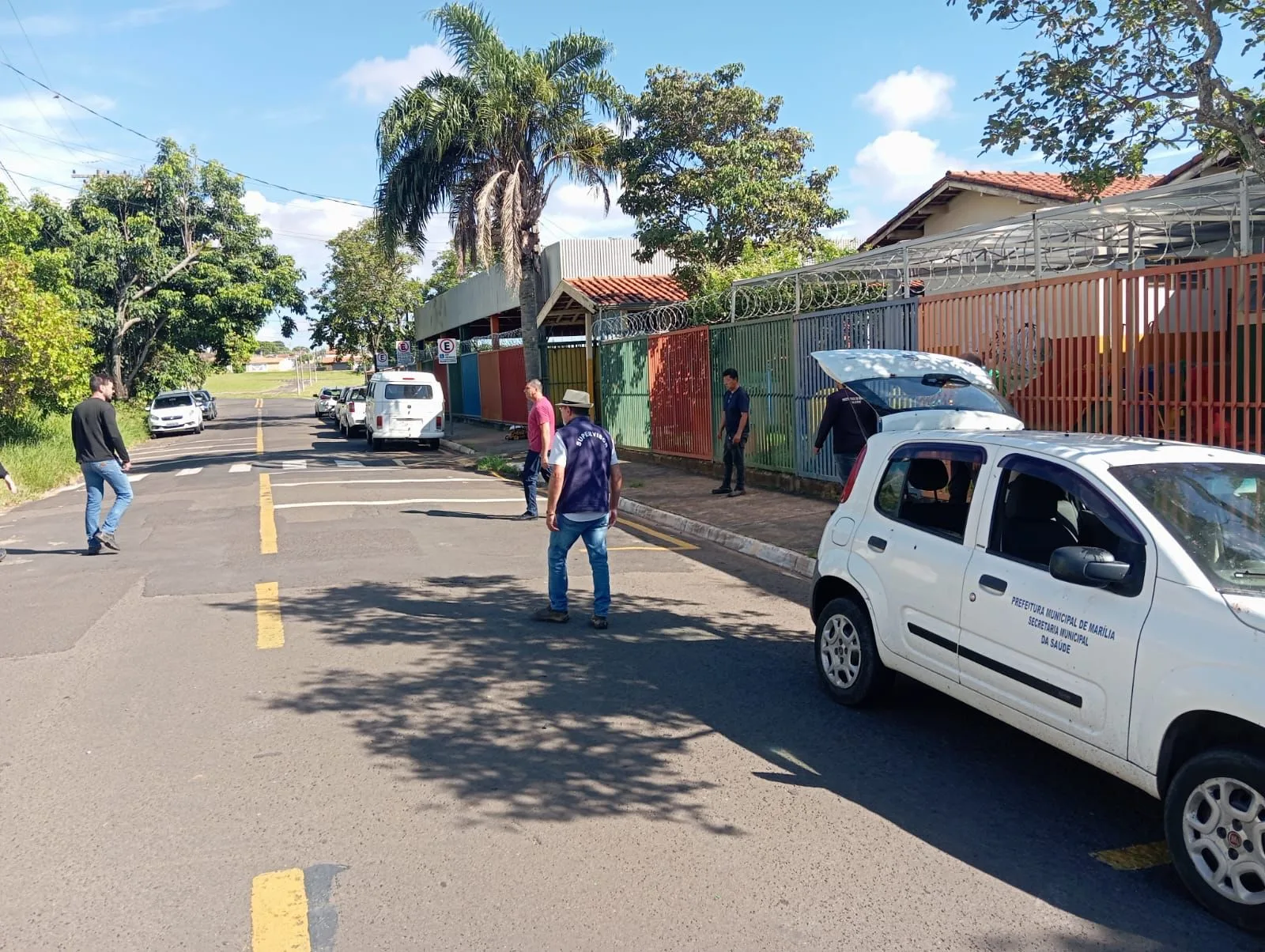 Limpeza contra dengue e escorpiões protege escola ao lado do CDHU