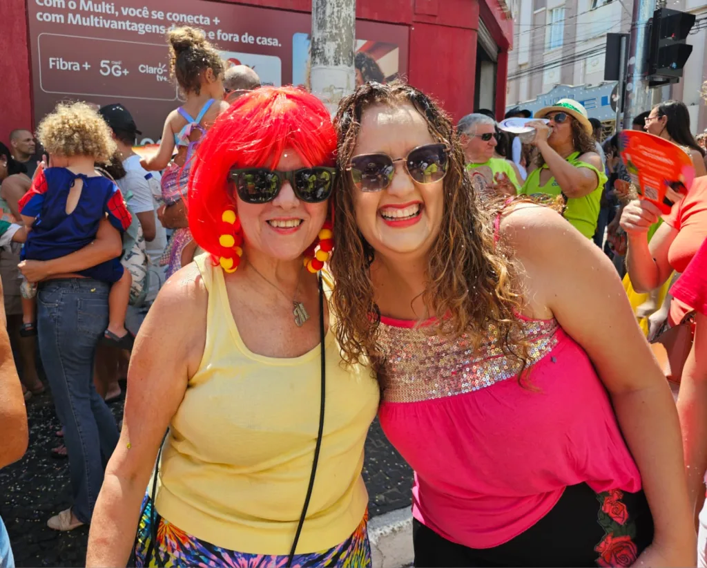 Bagunça do Circo movimenta centro com foliões de todas as idades