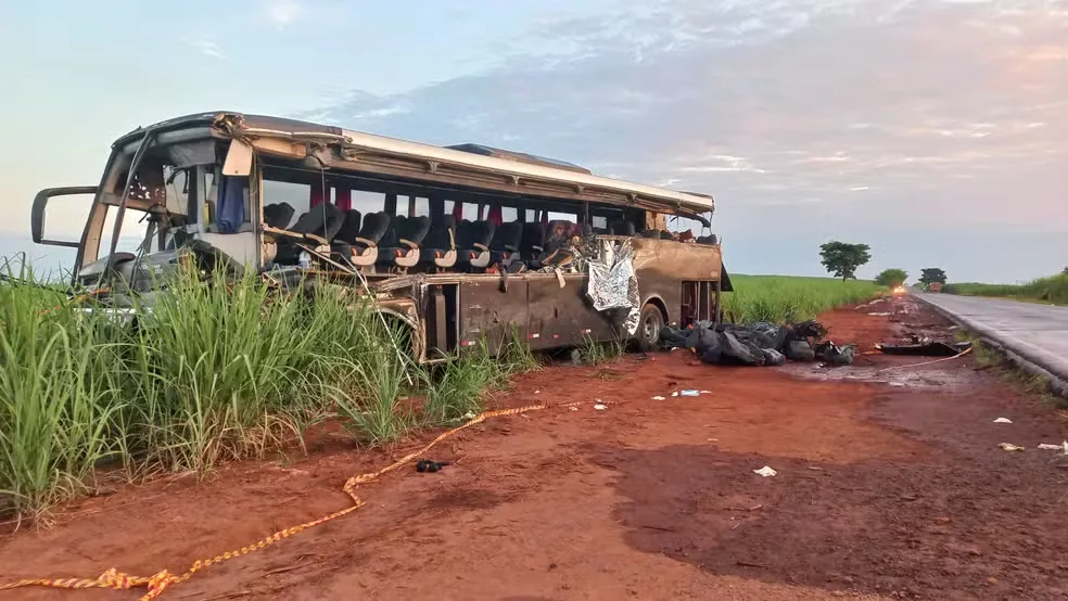 Governador decreta luto por morte de 12 estudantes em vicinal