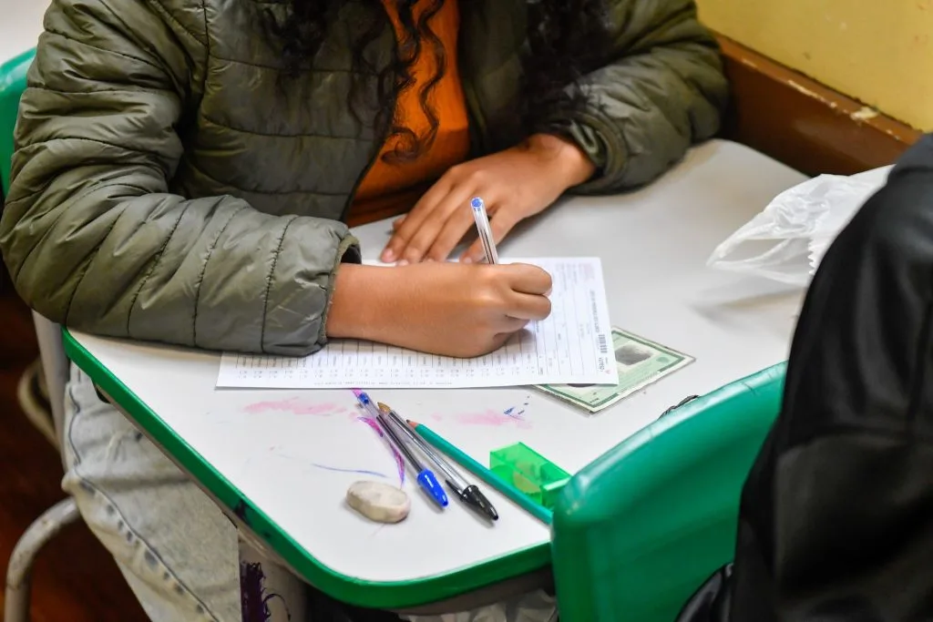 Estado anuncia consultas e prevê aulas em escolas cívico-militares no segundo semestre