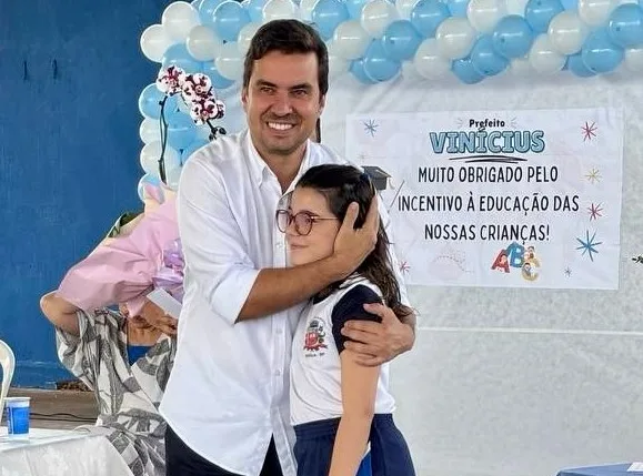 Entrega de uniformes começa com grande evento