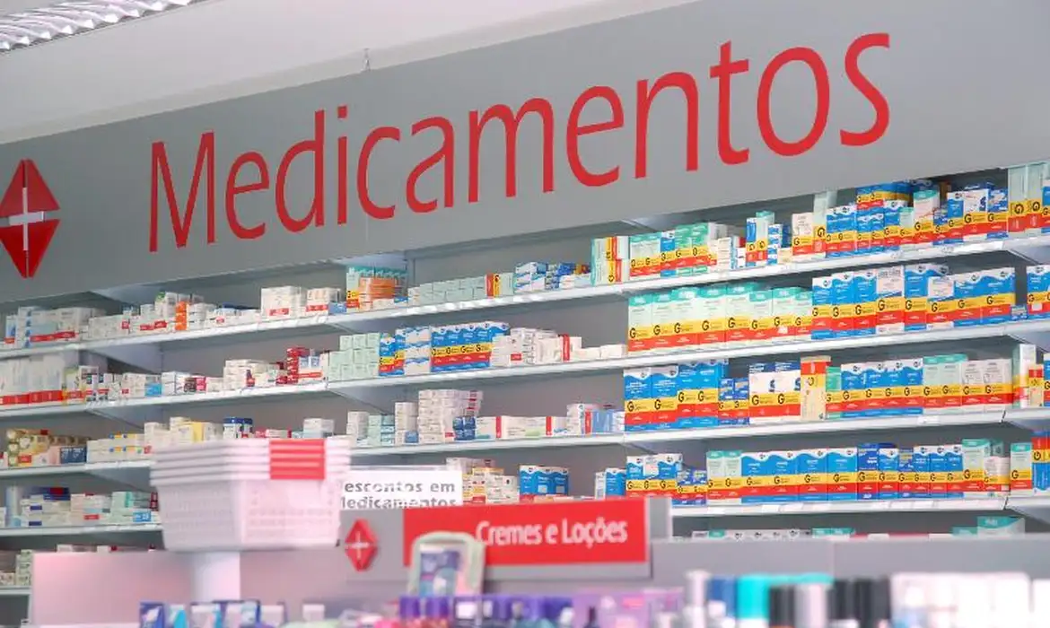 Reajuste em preços de remédios passa a valer com teto de 5%
