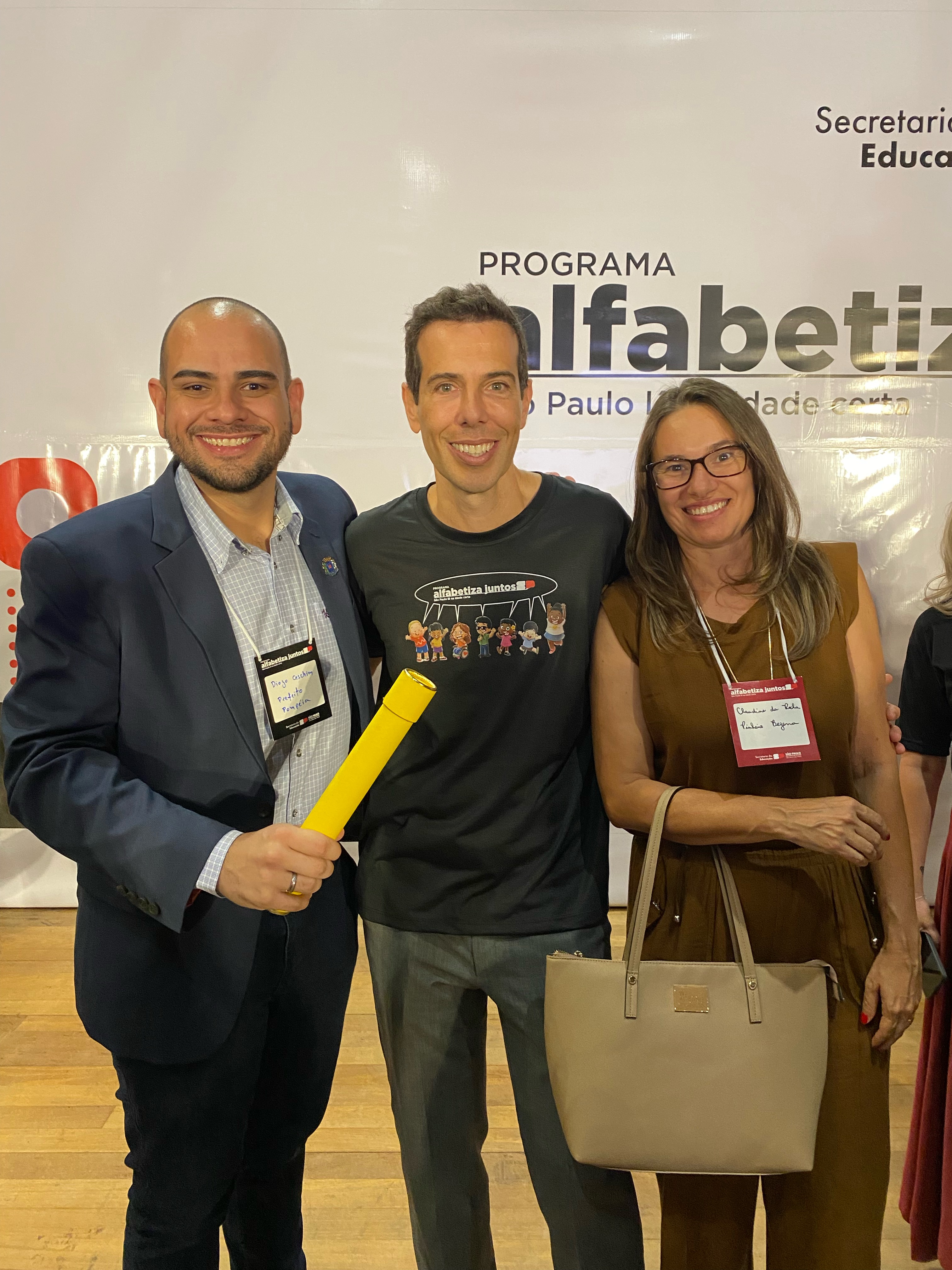 Pompeia recebe prêmio de Excelência Educacional em alfabetização