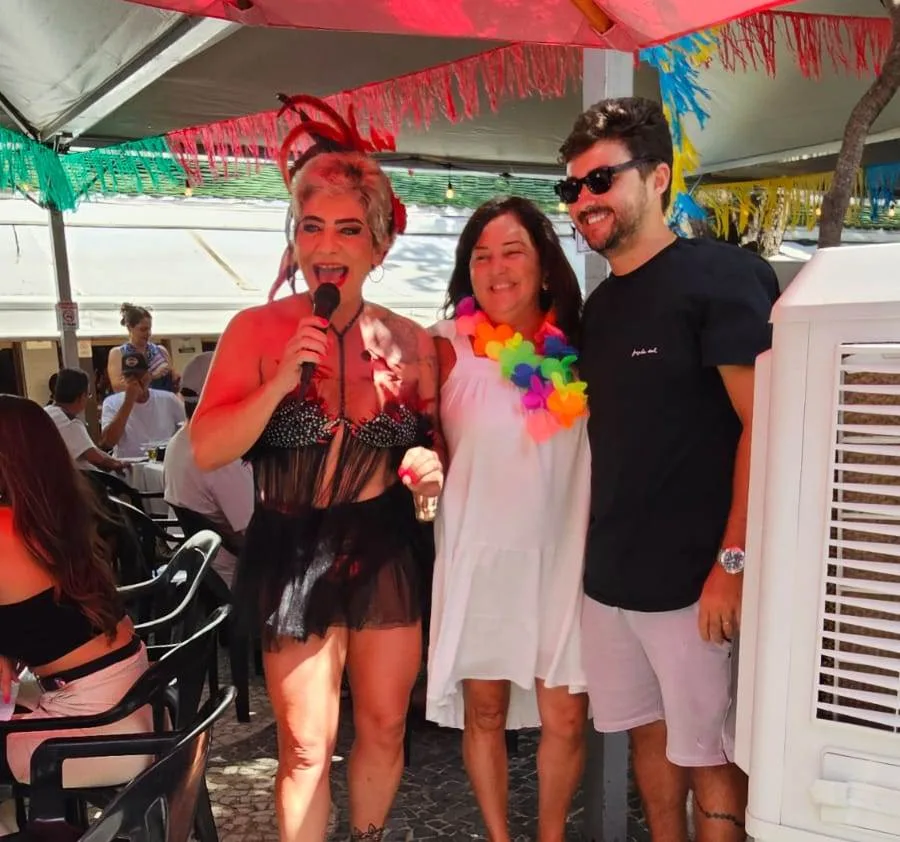 Carnaval do Chaplin avança com samba e megaestrutura até terça