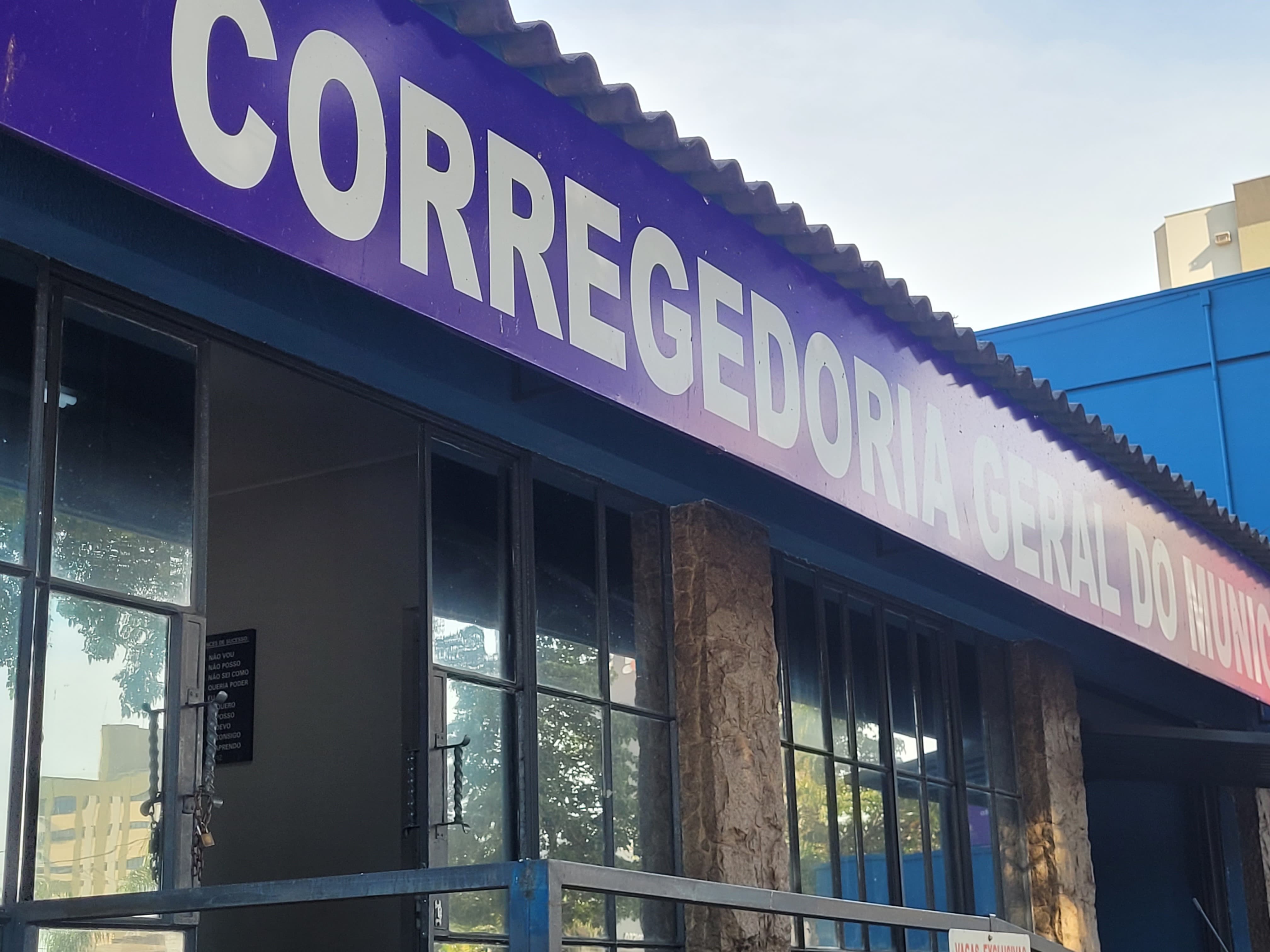 Vinícius mantém advertência contra serviço terceirizado de saúde mental