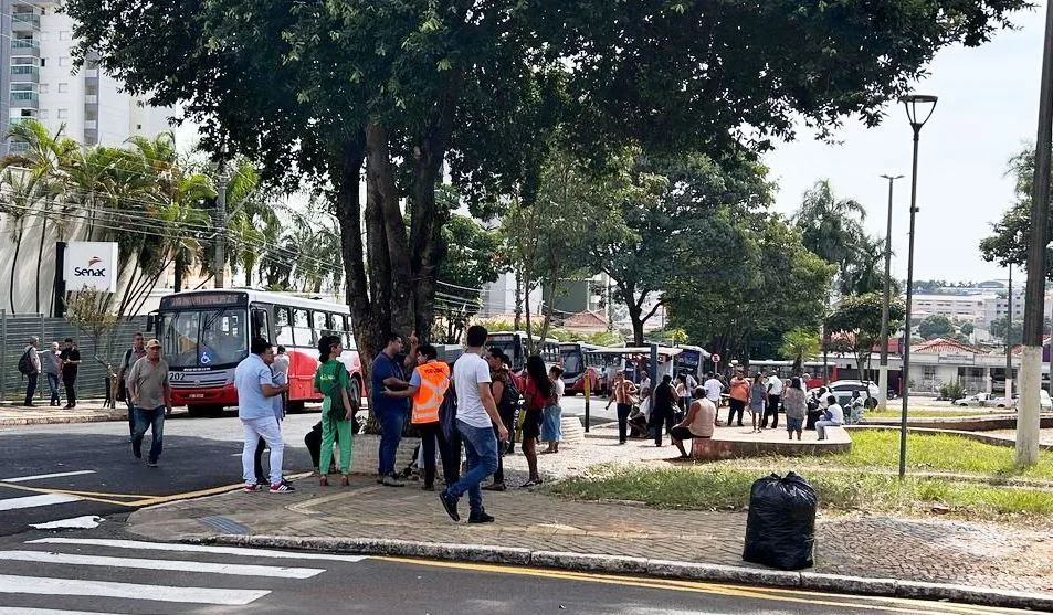 Interdição em terminal começa com ajustes e promessas a usuários