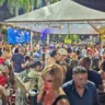 Carna Esmeralda leva gerações de foliões para avenida
