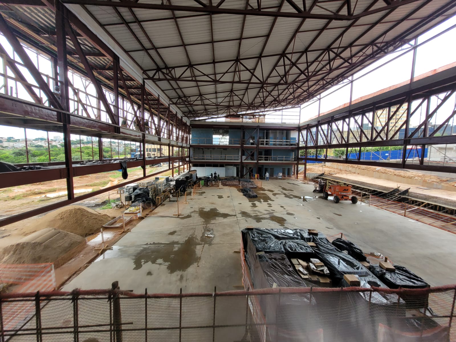 Obra do Sesc procura trabalhadores para cinco áreas de atuação