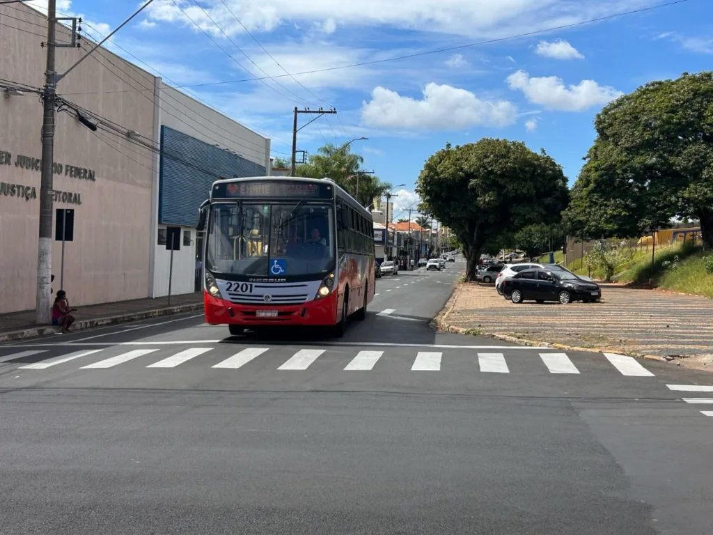 Reforma vai interditar terminal e levar embarques para avenida em Marília