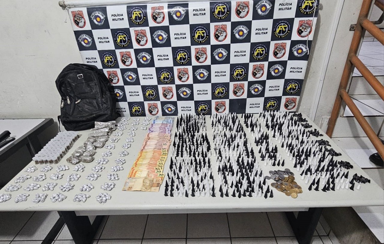 PM prende homem com 1.500 porções de drogas em Marília