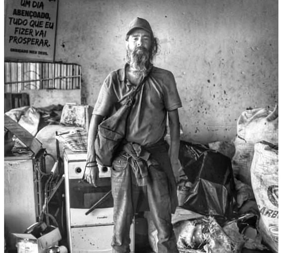 Exposição relata em fotos vida e luta de catadores e moradores do CDHU