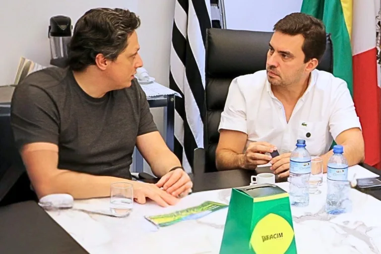 Acim recebe prefeito e pede lei para liberdade econômica