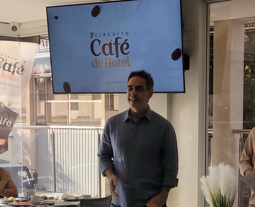 Circuito Café de Hotel ganha público e faz repasse social