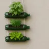 Horta vertical esse truque com garrafa PET transforma qualquer canto