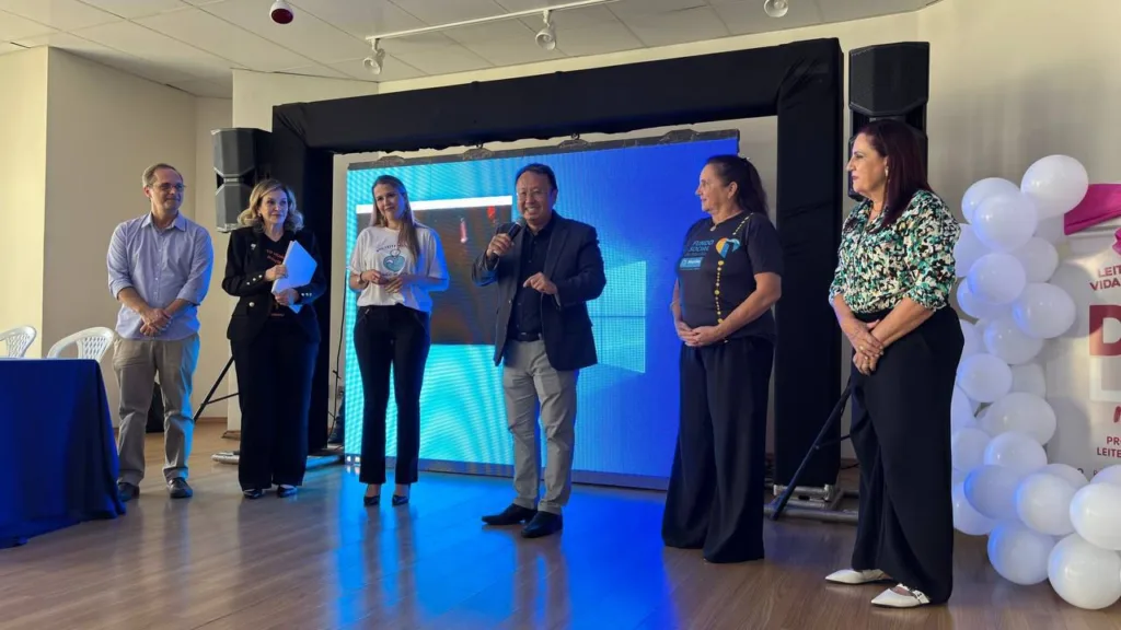 Homenagem a mães reconhece e incentiva doação de leite humano