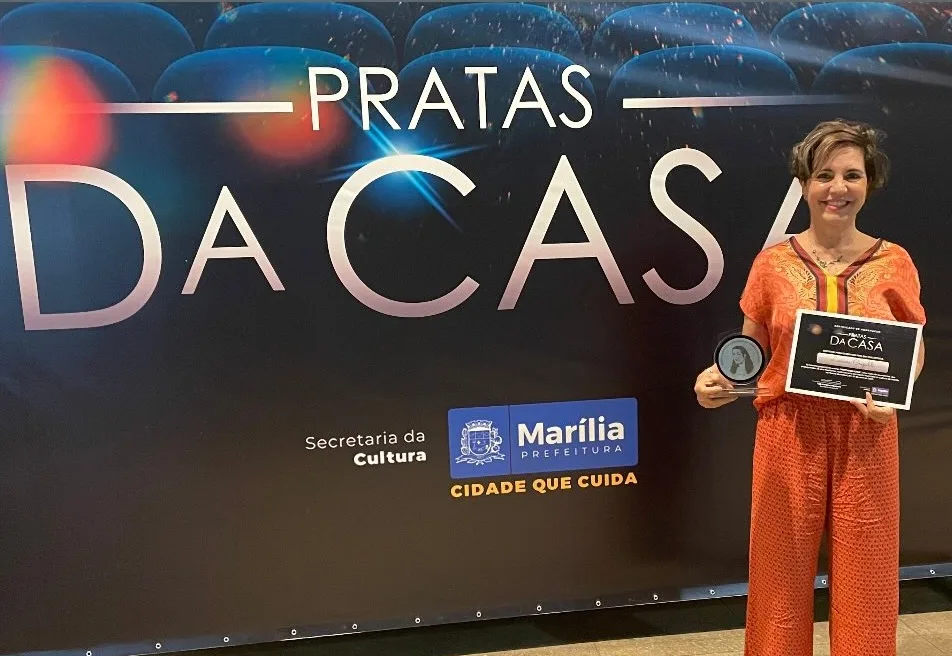 Fotógrafa de Marília recebe homenagem e dedica à mãe em recuperação