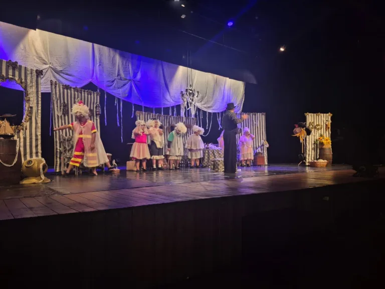 Down Entre Amigos apresenta espetáculo para escolas municipais