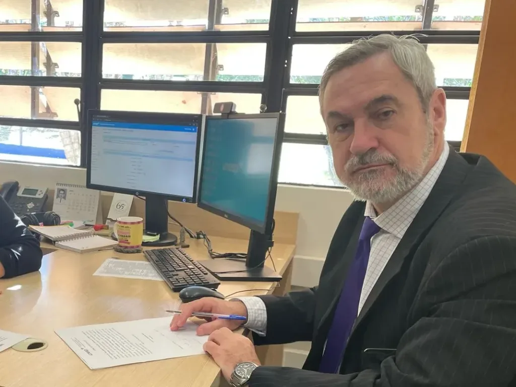 Justiça manda Unesp Marília reintegrar professor após quatro anos