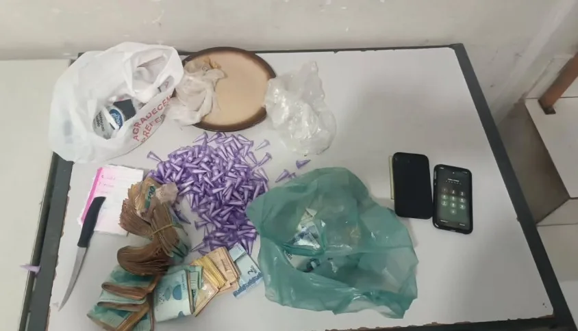 PM prende dupla com drogas e R$ 14 mil na zona norte