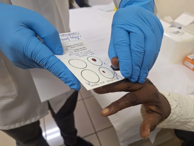Mutirão para exames de paternidade atende 180 famílias em Marília