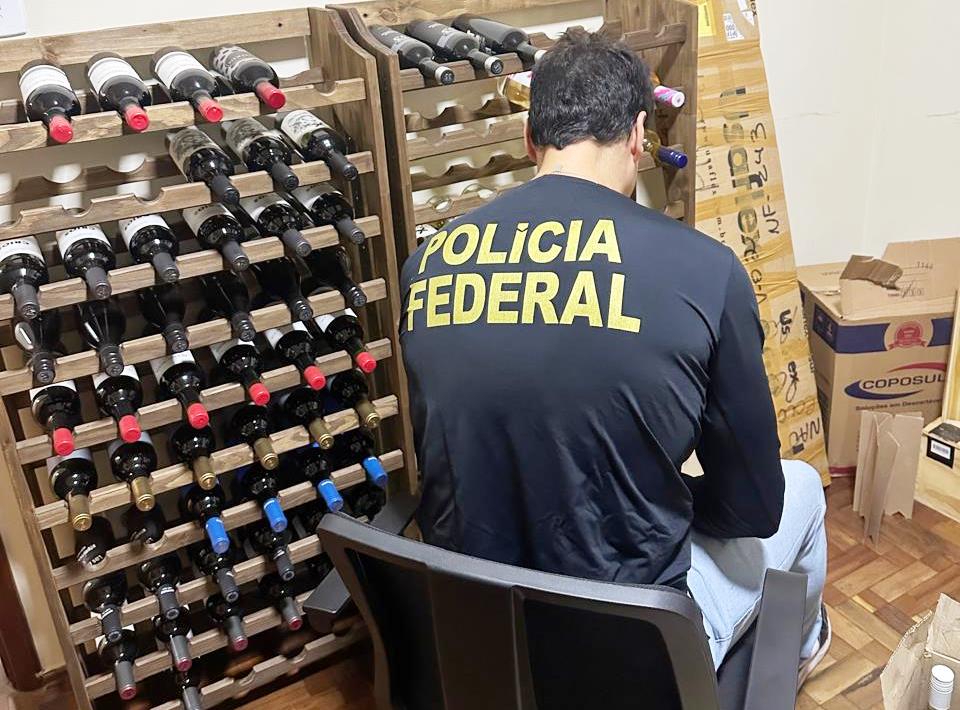 PF apreende vinhos e apura contrabando em Marília