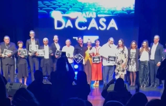Fotógrafa de Marília recebe homenagem e dedica à mãe em tratamento