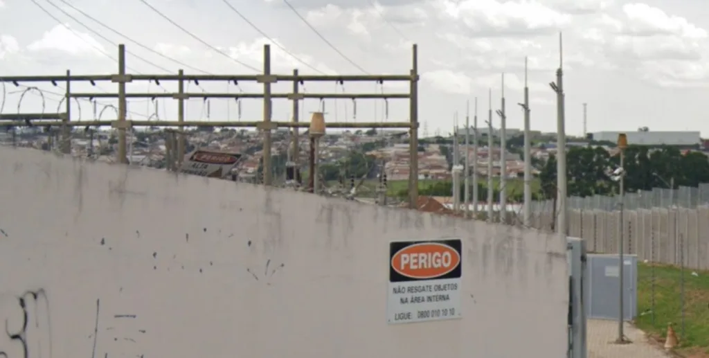 Polícia prende três por invasão e furto de fios em subestação de energia