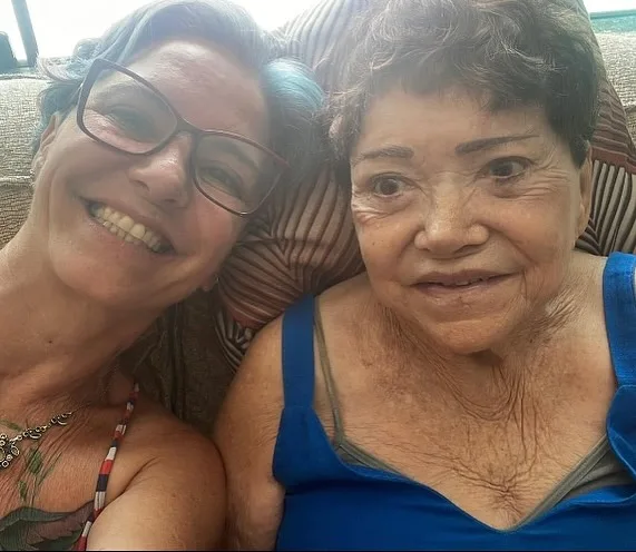 Aniversário é sempre um encontro com a mãe