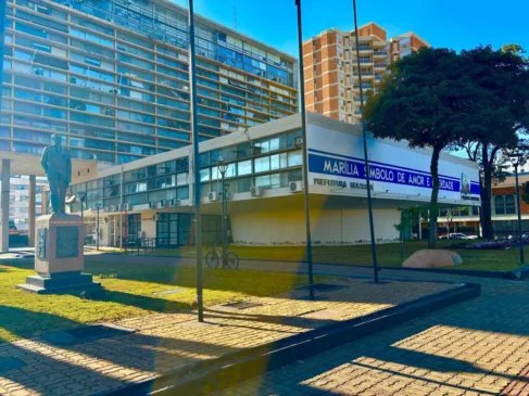 Feriado muda serviços e até coleta de lixo em Marília