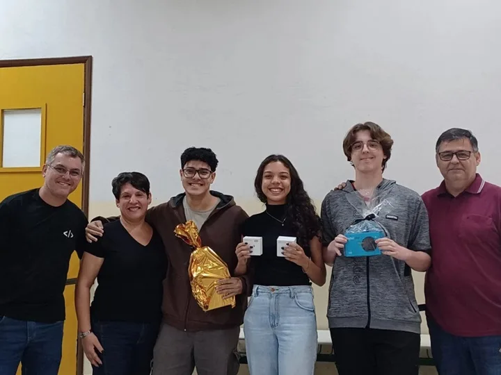 Etec de Marília vai á final de Hackathon no Estado e pede ajuda