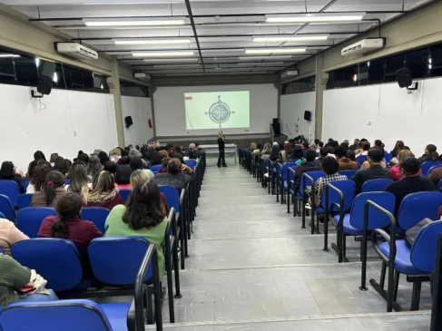 Saúde programa um ano de capacitação para agentes