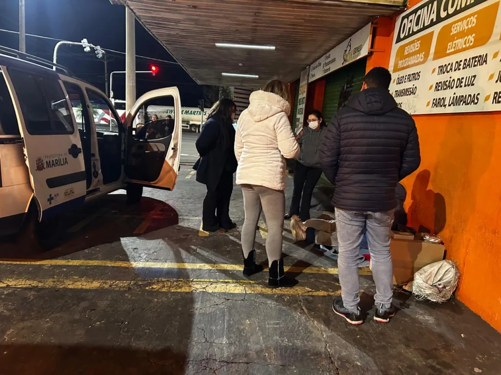 Abordagem social atende 30 em rua e reforça acolhimento no frio