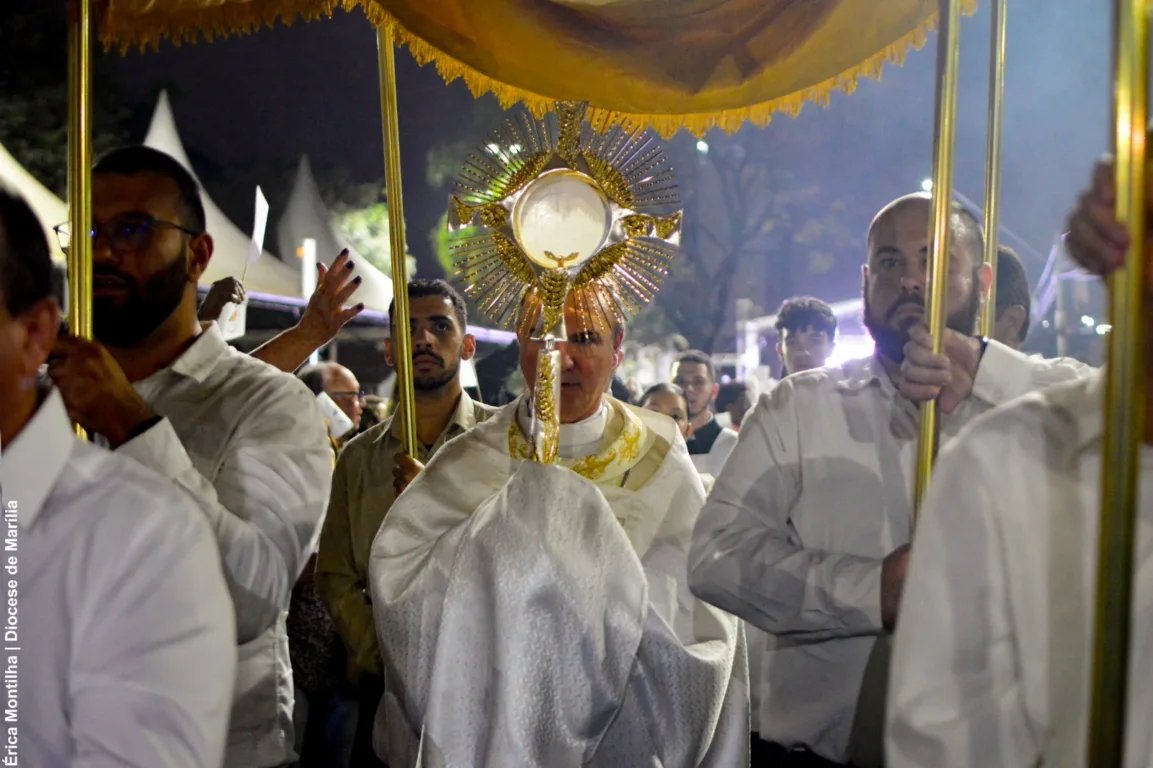 Corpus Christi reúne milhares de fiéis com ação social em Marília