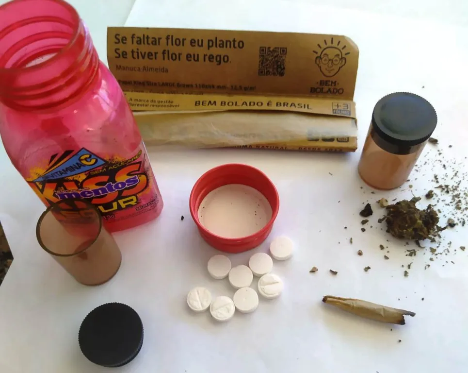 PRF flagra dois com rebites e aplica multas na BR-153