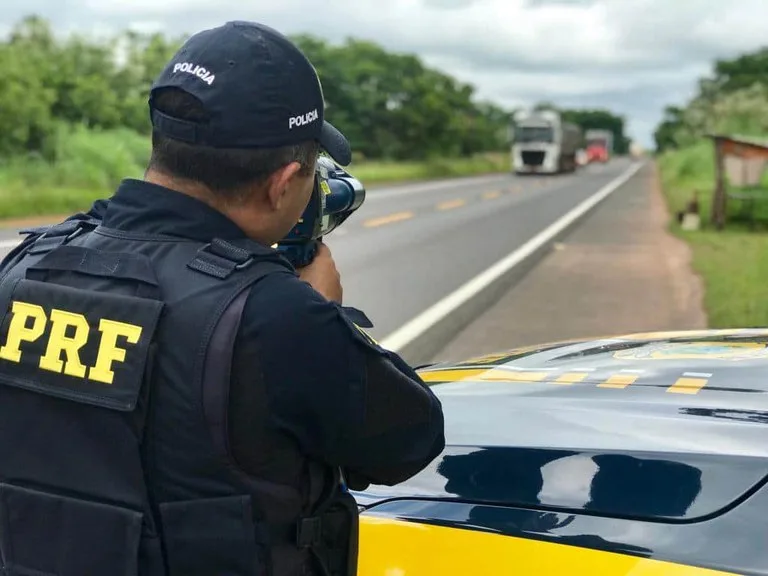 PRF divulga casos de abusos e riscos durante feriado na BR-153