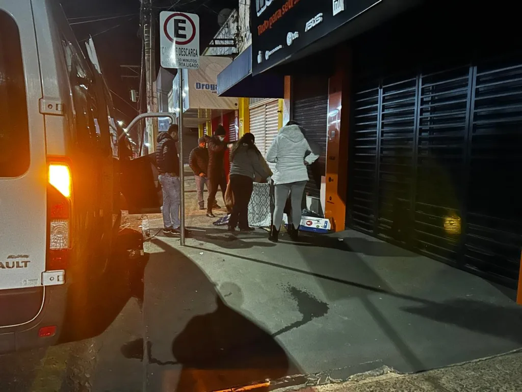 Abordagem social atende 30 em rua e reforça acolhimento no frio