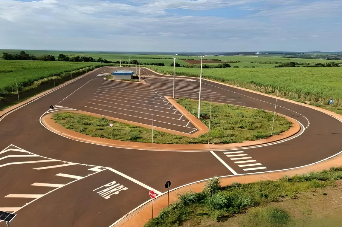Eixo ativa descanso de caminhoneiros na SP-294 e mais rodovias Eixo ativa descanso de caminhoneiros na SP-294 e mais rodovias