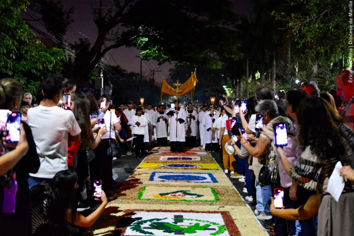 Corpus Christi reúne milhares de fiéis com ação social em Marília
