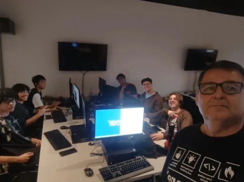 Etec de Marília vai á final de Hackathon no Estado e pede ajuda