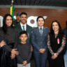 Pró-reitora e coordenador na Unimar recebem homenagem da PM
