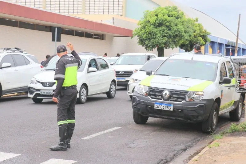 Obras vão interditar tráfego em rua e avenida do centro no domingo