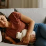 O que realmente alivia cólicas menstruais sem remédio segundo quem testou