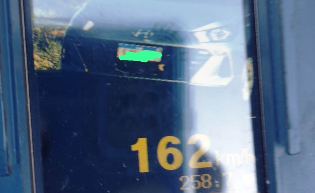 Fiscalização na BR-153 flagra excessos e até dobro da velocidade