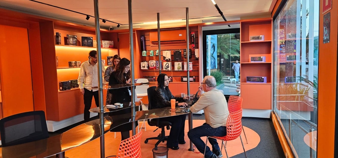 Life inaugura unidade com hub de tecnologia e promoção