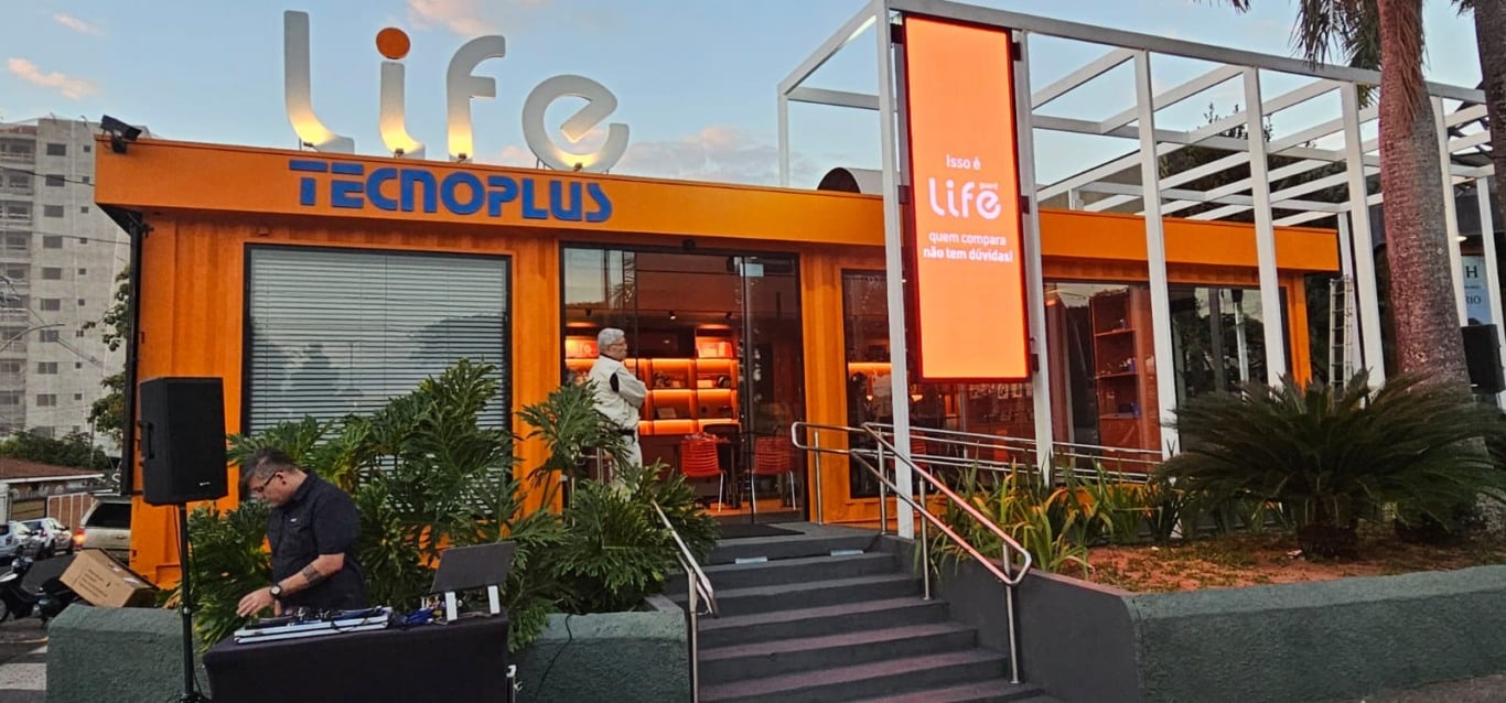 Life inaugura unidade com hub de tecnologia e promoção