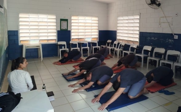 Workshop de Yoga ajuda jovens na Fundação Casa em Marília