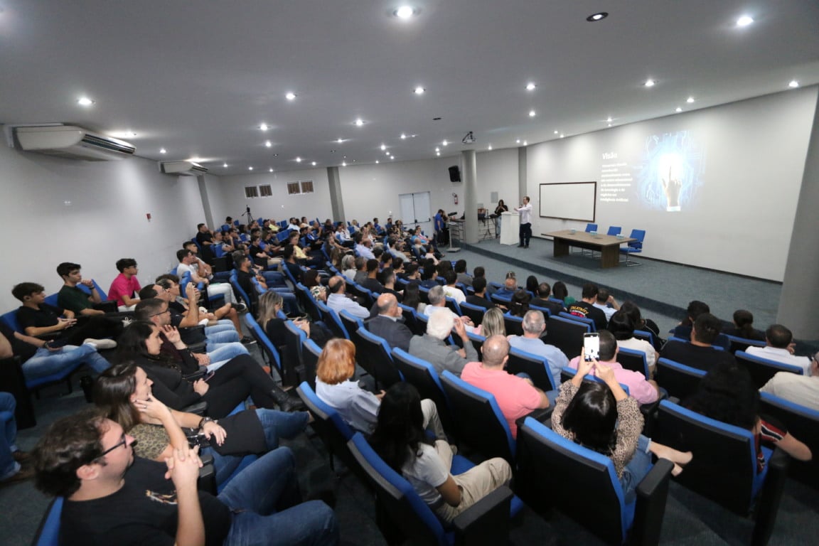 Curso de Inteligência Artificial da Unimar destaca Marília como centro de tecnologia