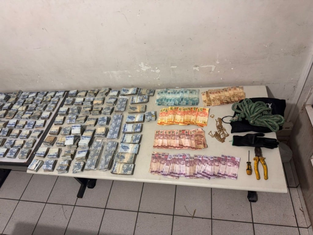 Dupla invade supermercado para furto de R$ 16 mil; um está preso