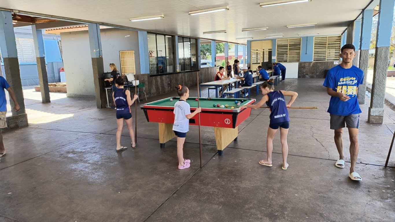 Marília tem vitória do vôlei feminino e estreias nos Jogos Regionais