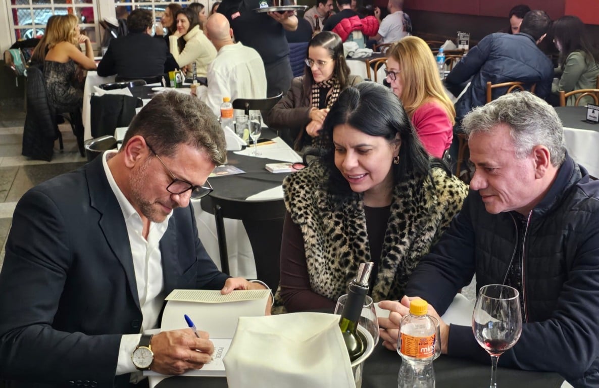 Livro de Luciano Cruz inova análise e debate de Poder e Violência